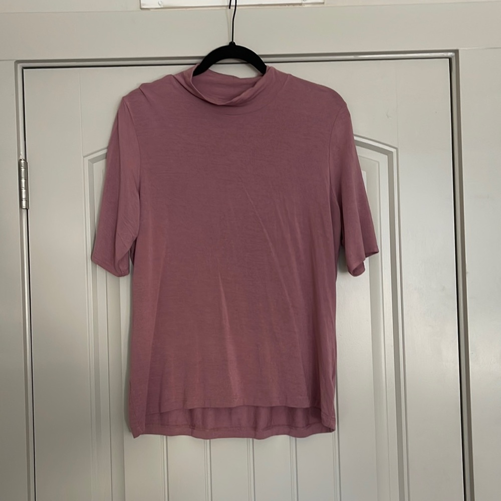 Tahari mauve shirt sleeve mock neck Size XL